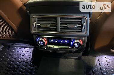 Позашляховик / Кросовер Audi Q7 2017 в 