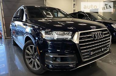 Позашляховик / Кросовер Audi Q7 2017 в 