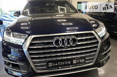 Позашляховик / Кросовер Audi Q7 2017 в 