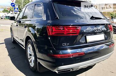 Позашляховик / Кросовер Audi Q7 2016 в Києві