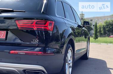 Внедорожник / Кроссовер Audi Q7 2017 в Ровно