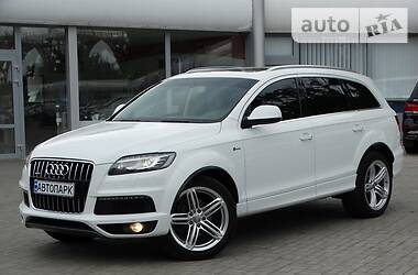 Позашляховик / Кросовер Audi Q7 2012 в 
