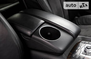 Позашляховик / Кросовер Audi Q7 2013 в 