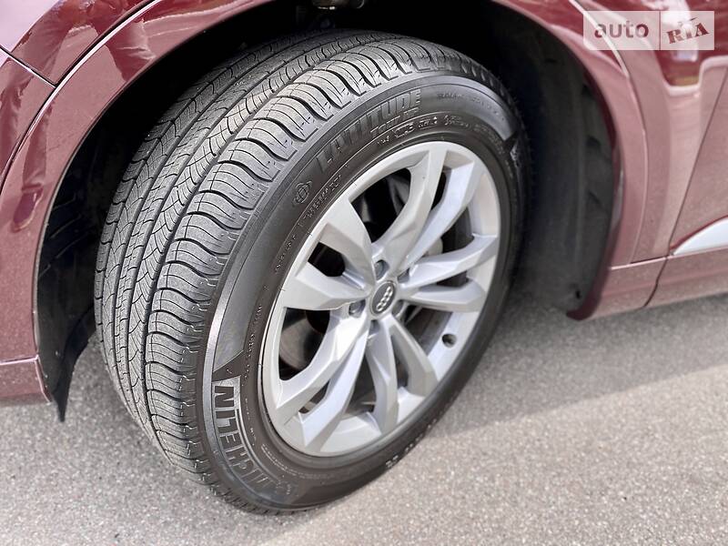 Позашляховик / Кросовер Audi Q7 2017 в Києві