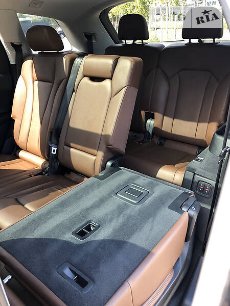 Внедорожник / Кроссовер Audi Q7 2016 в Киеве