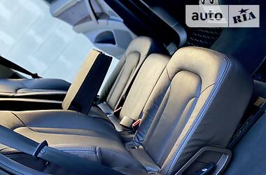 Позашляховик / Кросовер Audi Q7 2015 в 
