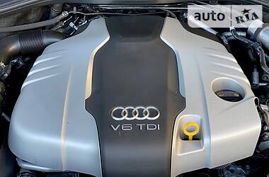 Позашляховик / Кросовер Audi Q7 2015 в 