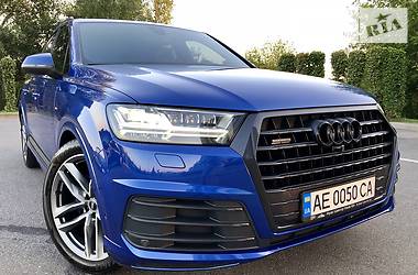 Внедорожник / Кроссовер Audi Q7 2017 в Киеве