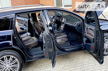 Позашляховик / Кросовер Audi Q7 2015 в 