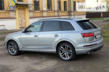 Внедорожник / Кроссовер Audi Q7 2016 в Киеве