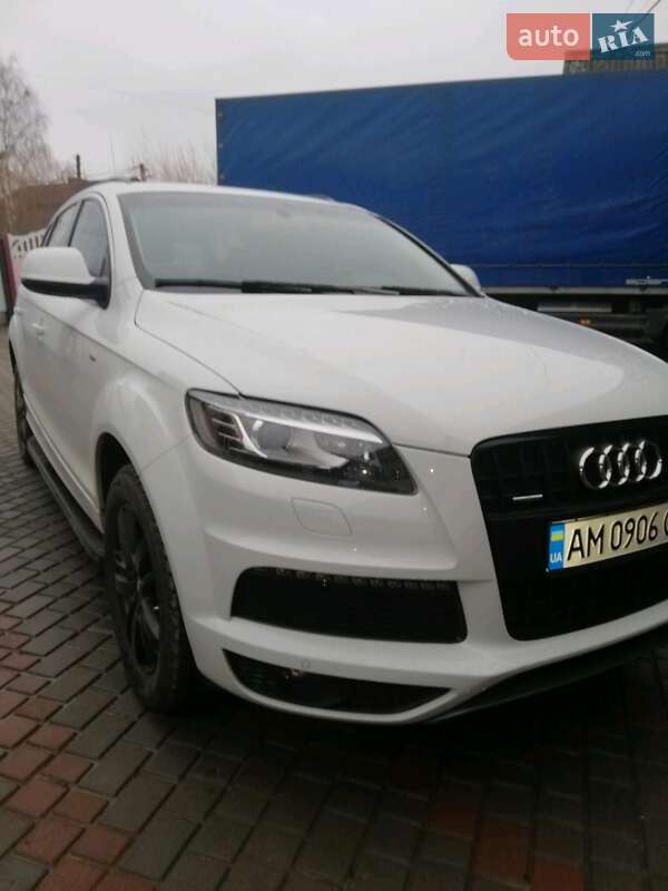 Внедорожник / Кроссовер Audi Q7 2015 в Звягеле