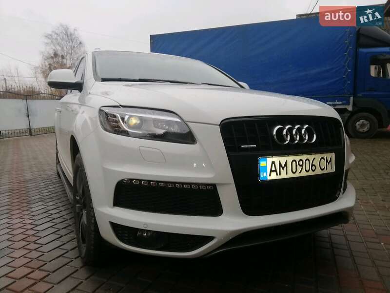 Внедорожник / Кроссовер Audi Q7 2015 в Звягеле