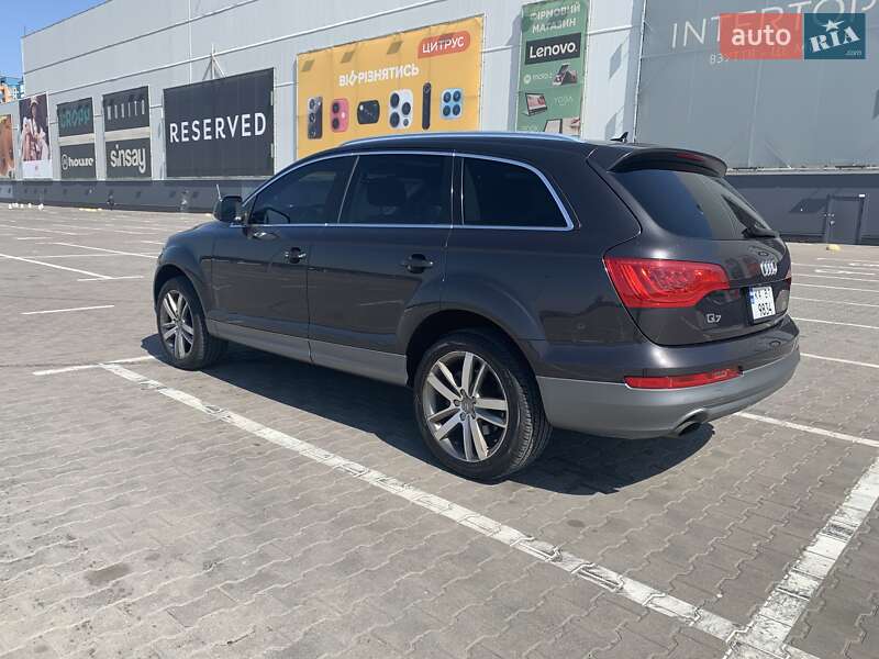 Позашляховик / Кросовер Audi Q7 2011 в Києві