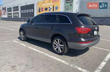 Позашляховик / Кросовер Audi Q7 2011 в 