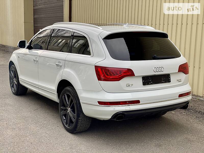 Позашляховик / Кросовер Audi Q7 2013 в Києві