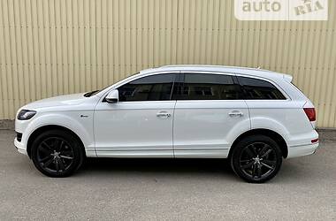 Позашляховик / Кросовер Audi Q7 2013 в 