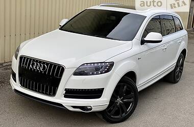Позашляховик / Кросовер Audi Q7 2013 в 