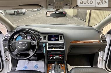 Позашляховик / Кросовер Audi Q7 2013 в 