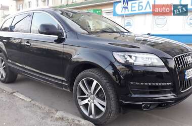 Позашляховик / Кросовер Audi Q7 2013 в 