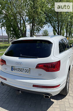 Позашляховик / Кросовер Audi Q7 2015 в Дніпрі