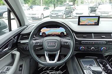 Внедорожник / Кроссовер Audi Q7 2016 в 