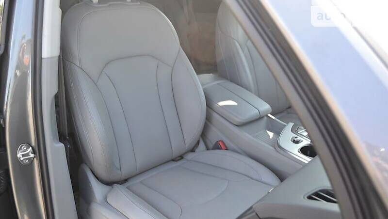 Внедорожник / Кроссовер Audi Q7 2015 в Киеве