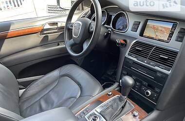 Внедорожник / Кроссовер Audi Q7 2011 в 