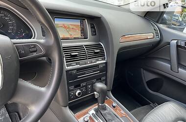 Внедорожник / Кроссовер Audi Q7 2011 в 