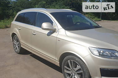 Позашляховик / Кросовер Audi Q7 2007 в 