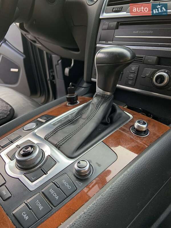 Позашляховик / Кросовер Audi Q7 2015 в Гайсину
