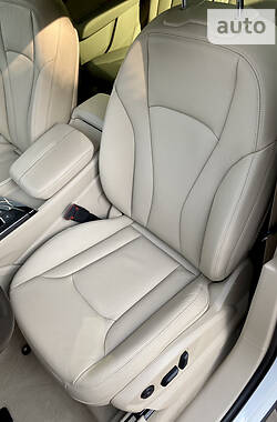 Внедорожник / Кроссовер Audi Q7 2017 в 