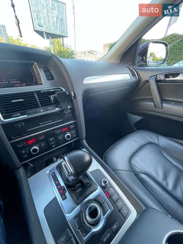 Позашляховик / Кросовер Audi Q7 2012 в Житомирі