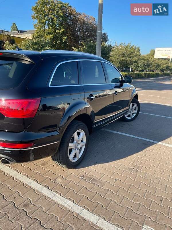 Позашляховик / Кросовер Audi Q7 2012 в Житомирі