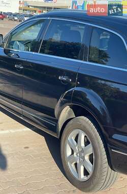 Внедорожник / Кроссовер Audi Q7 2012 в 
