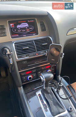 Внедорожник / Кроссовер Audi Q7 2012 в 
