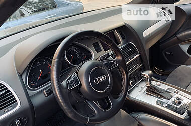 Позашляховик / Кросовер Audi Q7 2013 в Києві