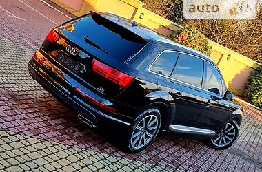 Внедорожник / Кроссовер Audi Q7 2016 в Мукачево