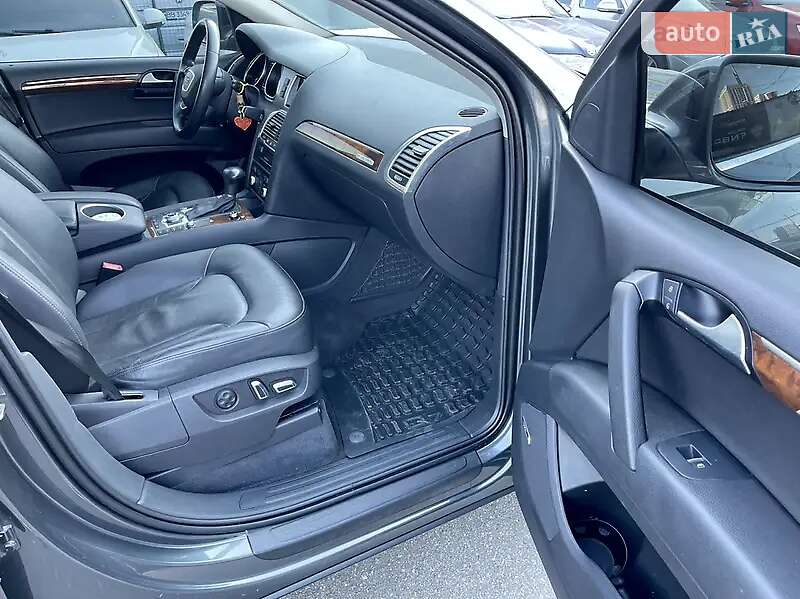 Позашляховик / Кросовер Audi Q7 2014 в Черкасах