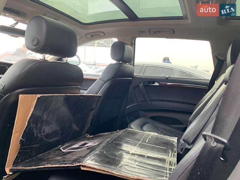 Позашляховик / Кросовер Audi Q7 2015 в Черкасах