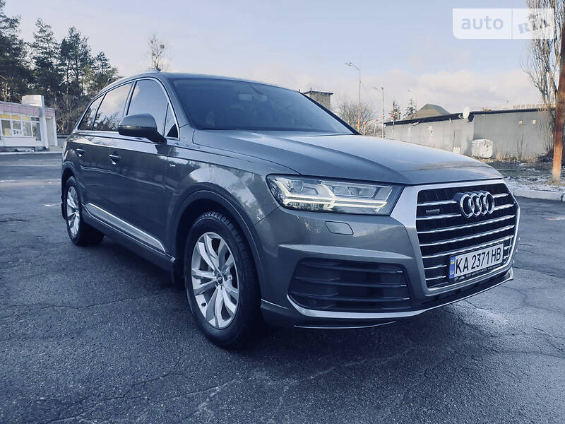 Внедорожник / Кроссовер Audi Q7 2016 в Кривом Роге