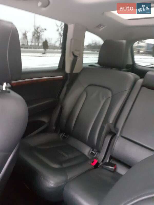 Позашляховик / Кросовер Audi Q7 2014 в Рівному