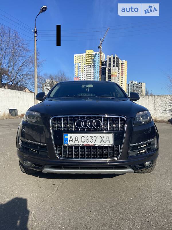 Універсал Audi Q7 2011 в Києві