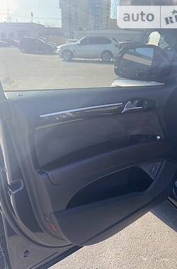 Универсал Audi Q7 2011 в 