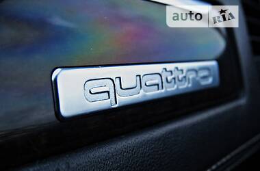 Позашляховик / Кросовер Audi Q7 2012 в 