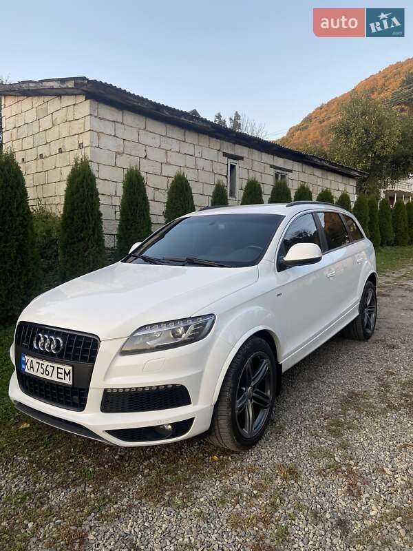Внедорожник / Кроссовер Audi Q7 2011 в 