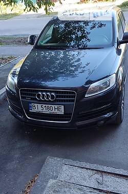 Позашляховик / Кросовер Audi Q7 2006 в Полтаві