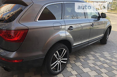 Внедорожник / Кроссовер Audi Q7 2012 в 