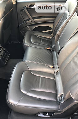 Внедорожник / Кроссовер Audi Q7 2012 в 
