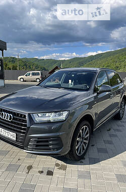 Внедорожник / Кроссовер Audi Q7 2016 в Киеве