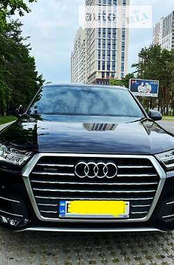 Позашляховик / Кросовер Audi Q7 2019 в Києві